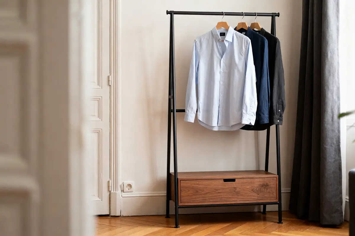 Hauteur penderie chemise : Quelle taille idéale pour votre dressing ?